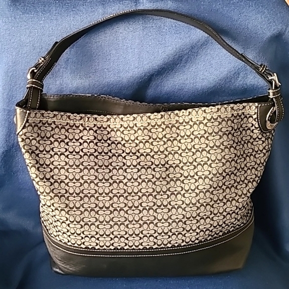 Coach - Signature monogram bucket bag and wristlet set - Picture 4 of 17